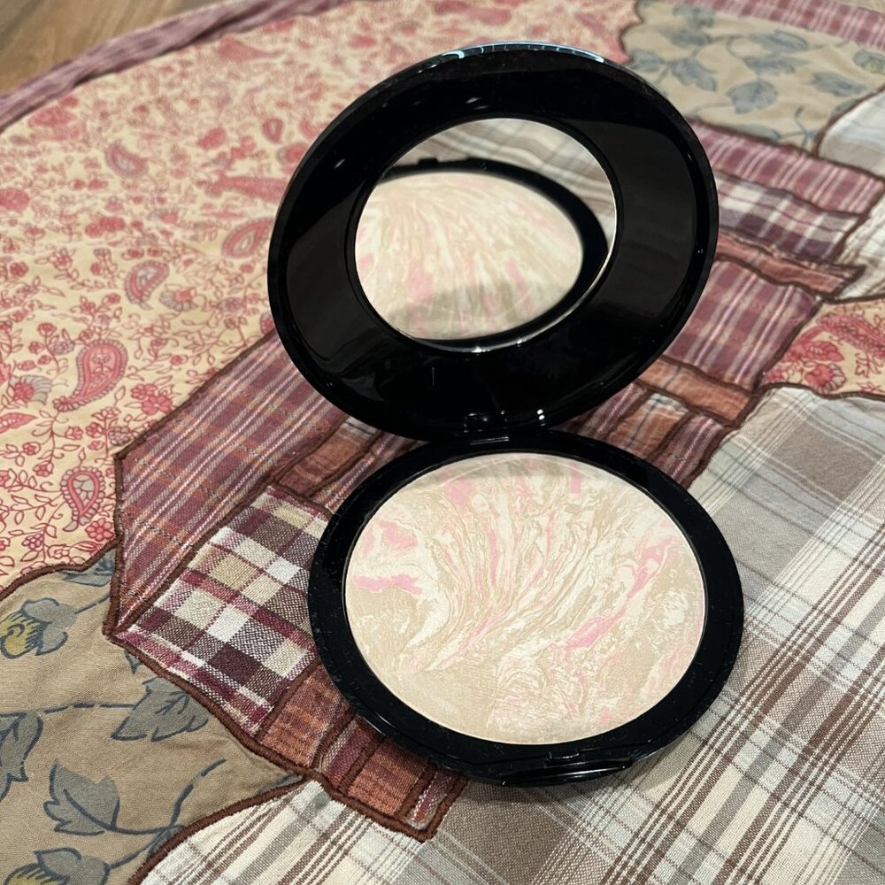 Jumbo/X-Large Laura Geller Baked Balance n Brighten foundation PORCELAIN